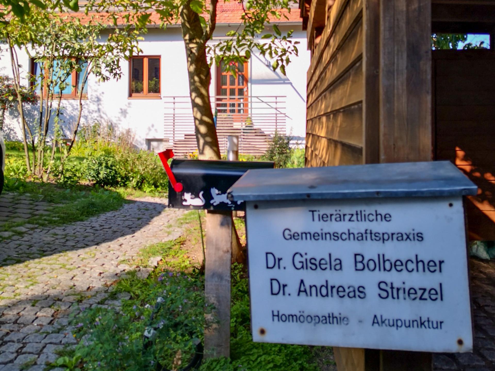View 2 of Tierarzt Bräuningshof, Die Tierischen - Zentrum für Tiergesundheit