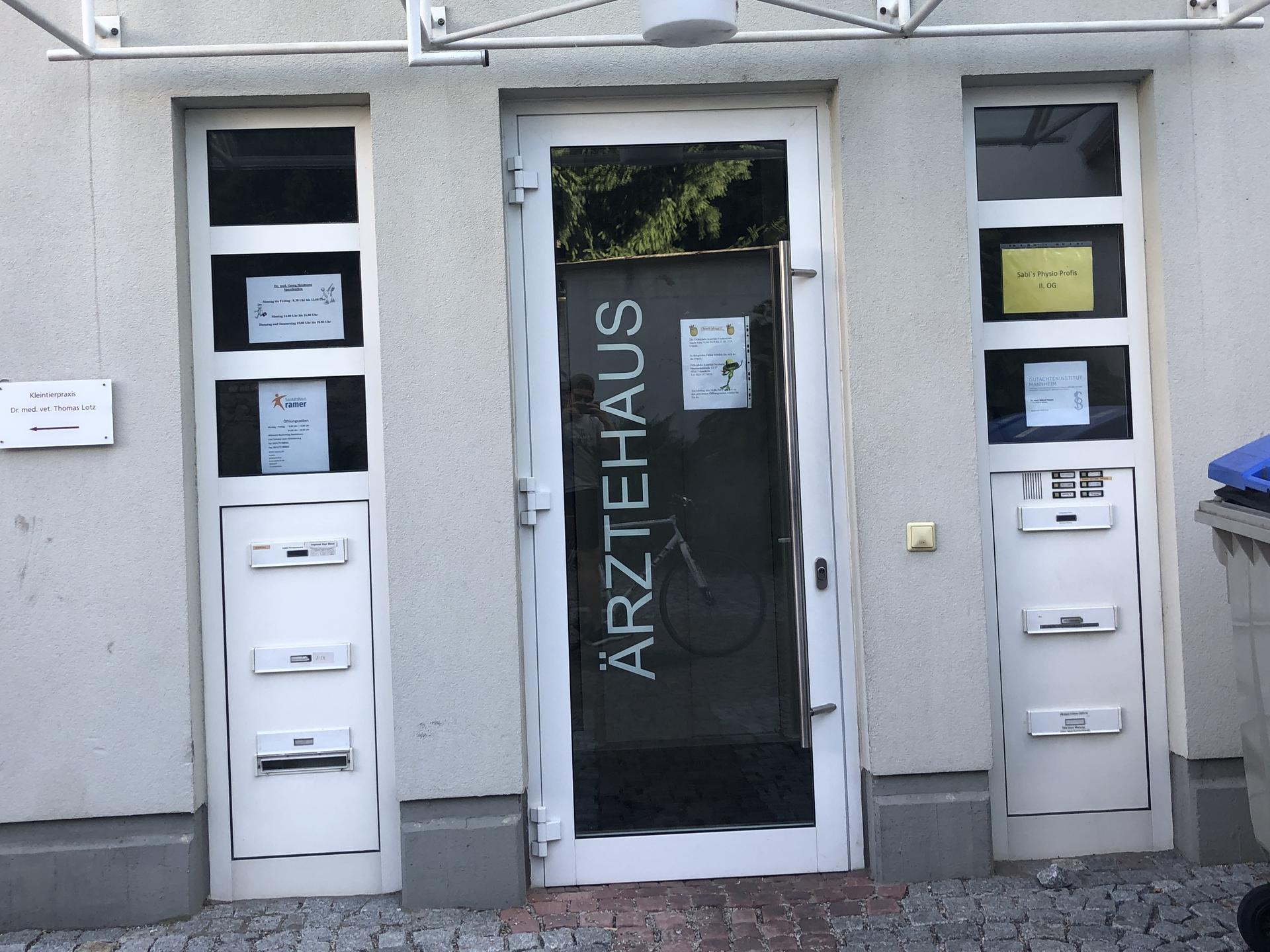 Ansicht 2 von Dr.med.vet. Thomas Lotz Tierarzt
