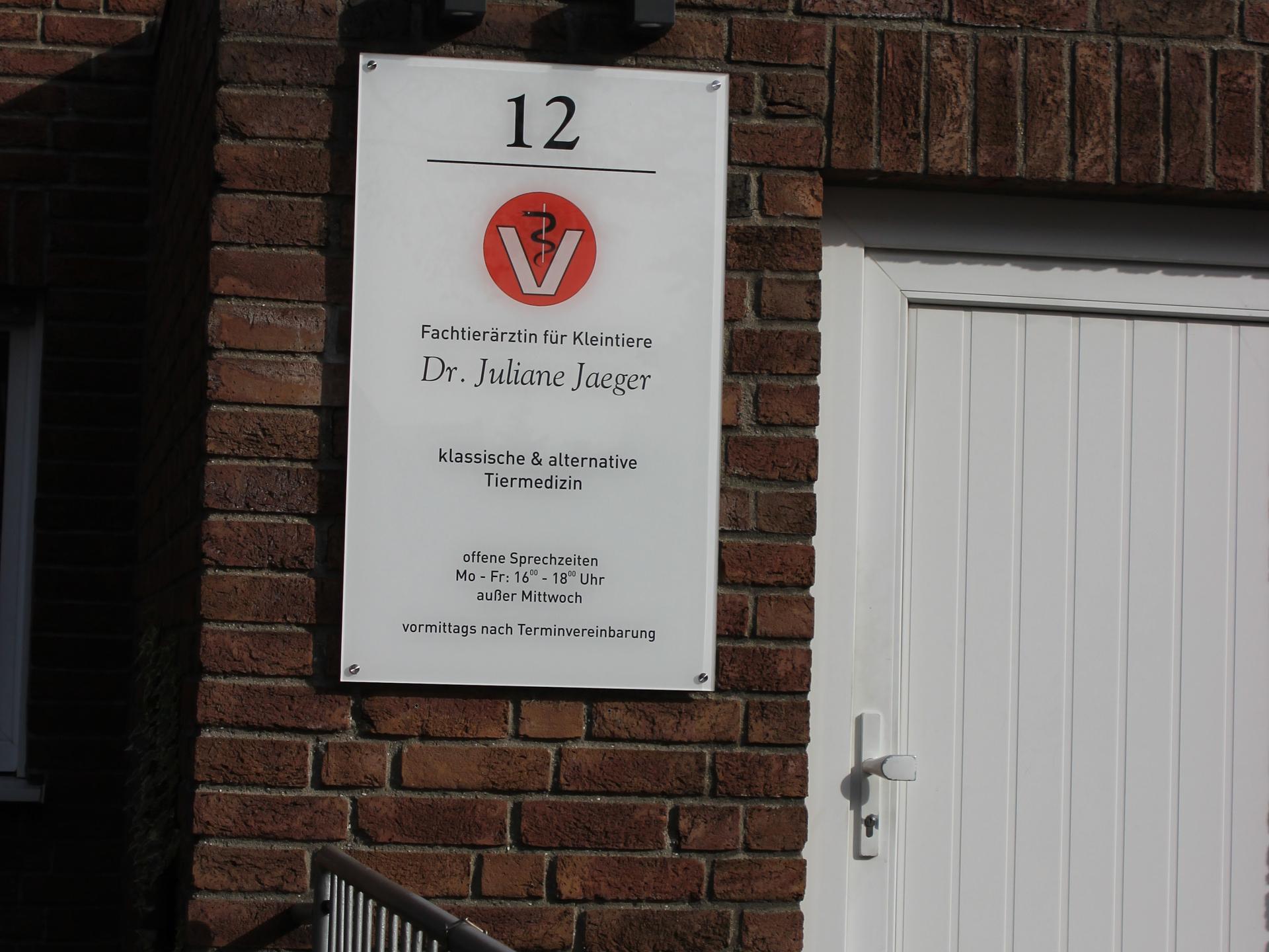 View 1 of Dr. med. vet. Juliane Jaeger