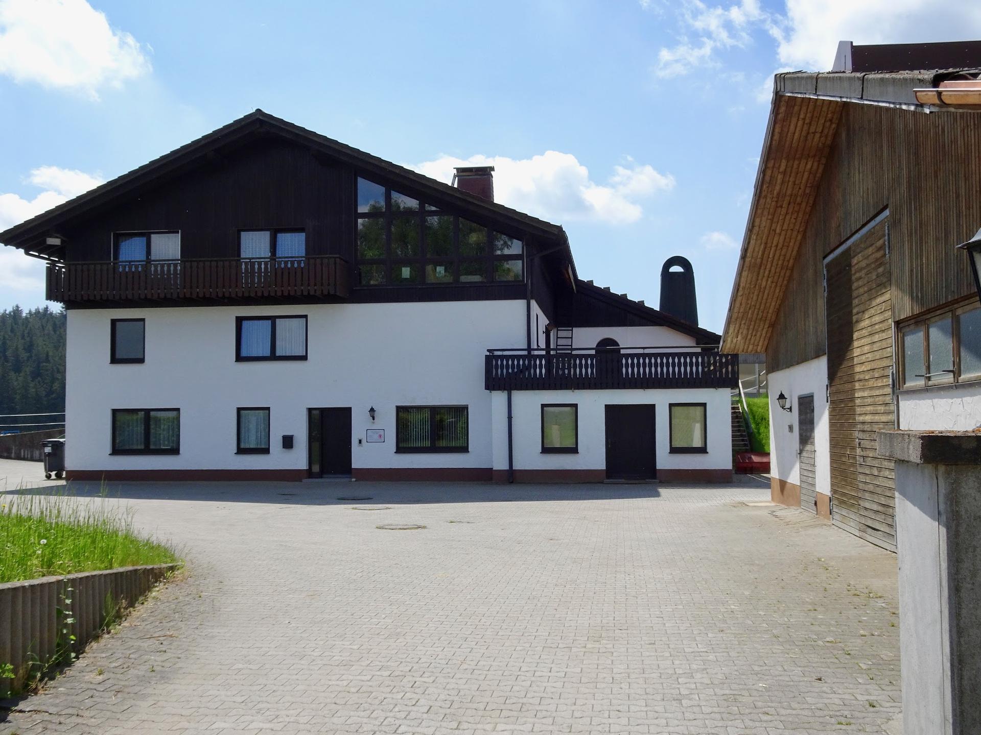 Ansicht 1 von Peter Beer Tierarzt Pferdepraxis