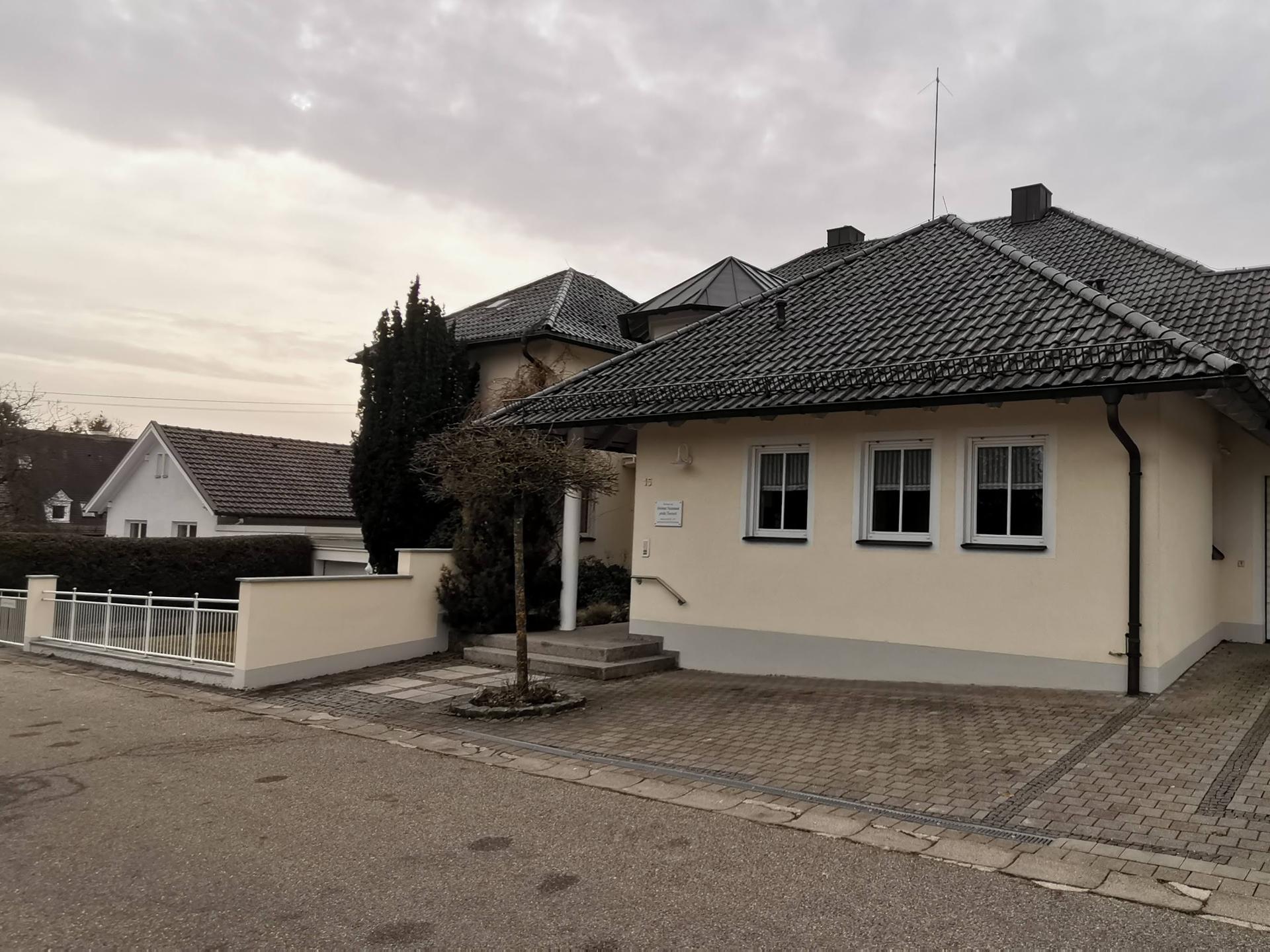 Ansicht 2 von Dr. med. vet. Helmut Neumann