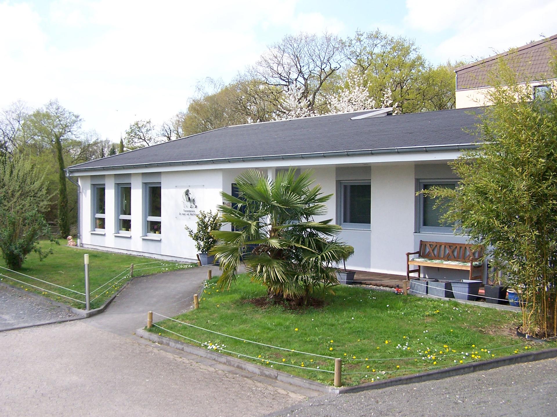 Ansicht 1 von Dr. med. vet. Wolf Kaser - Bergisch Gladbach