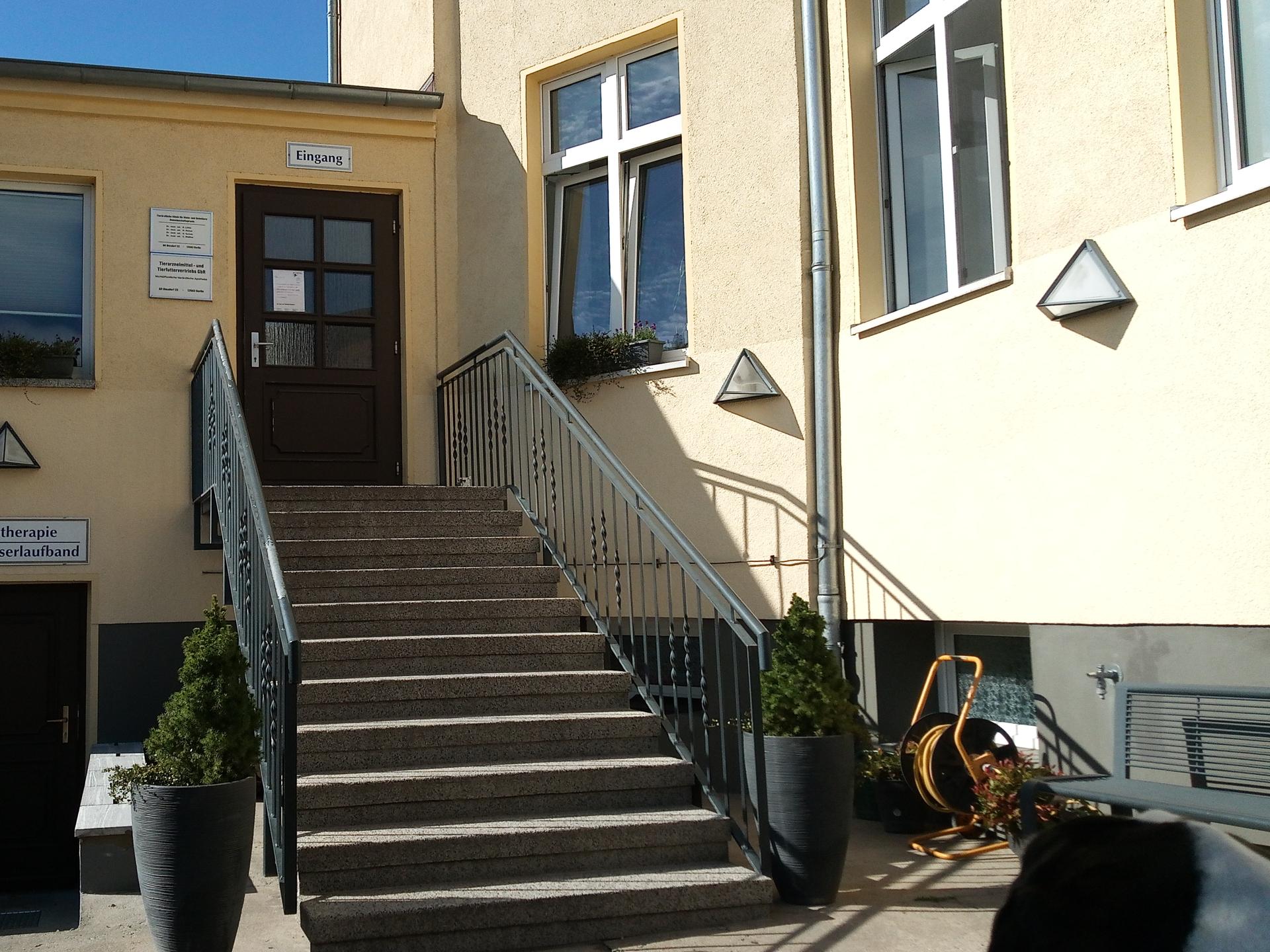 View 1 of Tierärztliche Klinik für Klein- und Heimtiere