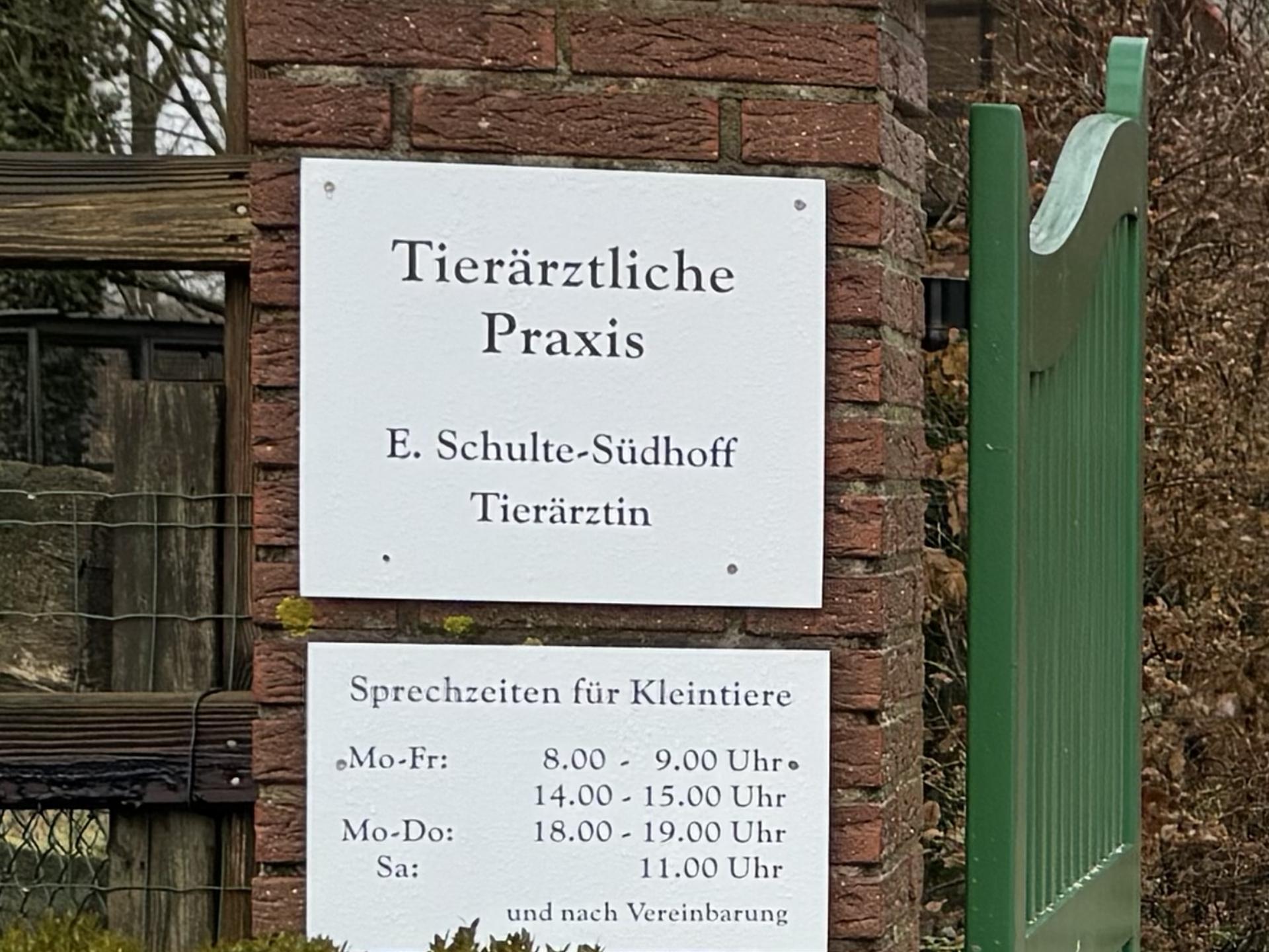 View 4 of Elisabeth Schulte-Südhoff, Dr. Hans-Ludwig Ehrenbrink