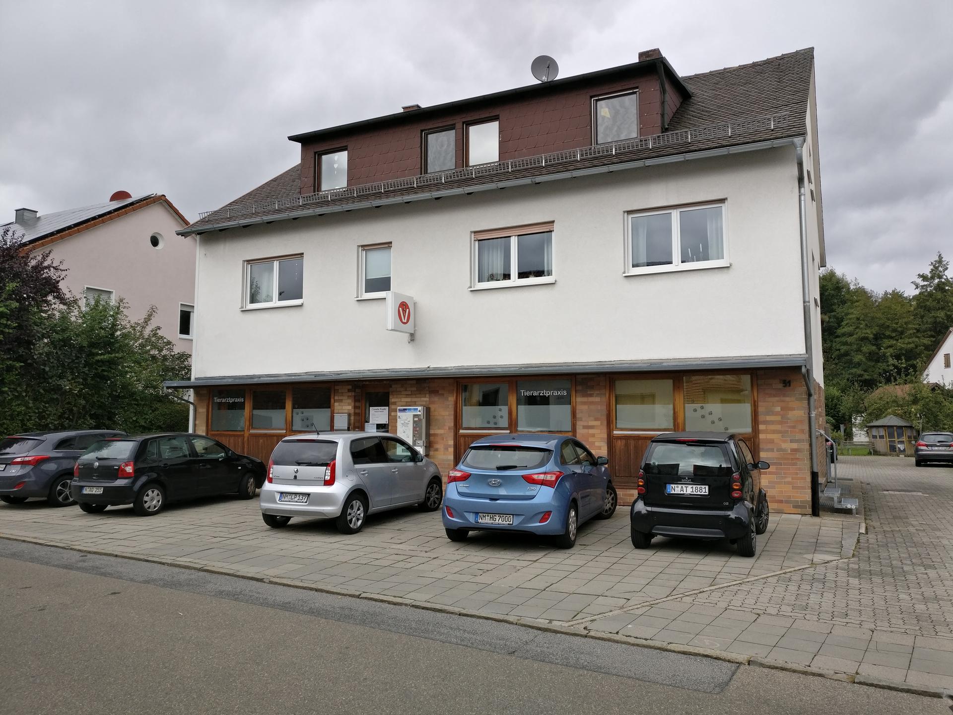 Ansicht 1 von Praktische Tierärztin Cornelia Kupfer