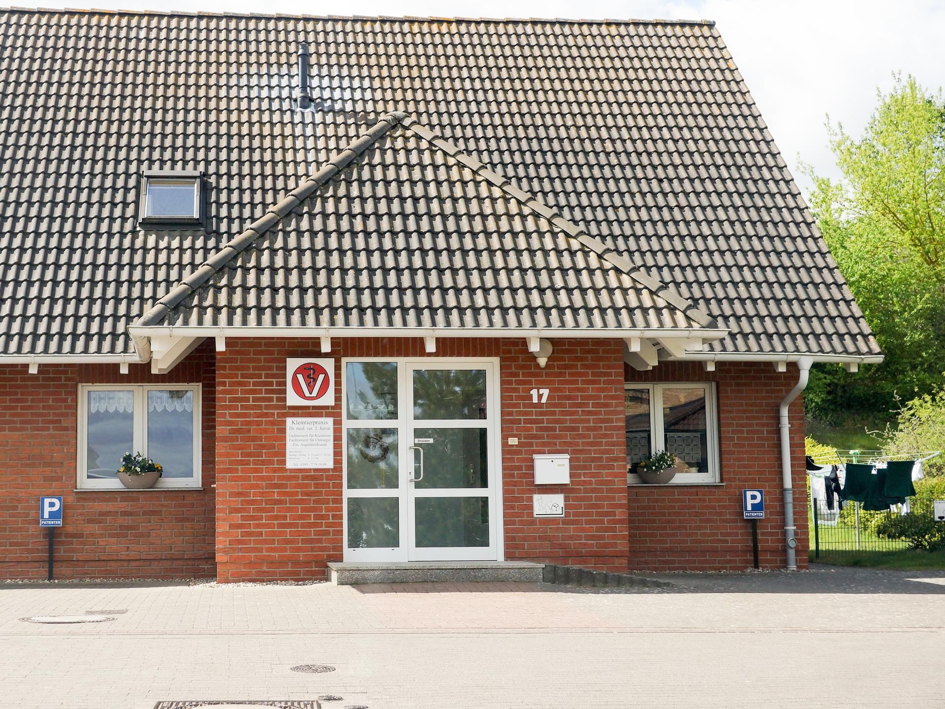 View 2 of Dr. med. vet. Tobias Jurrat