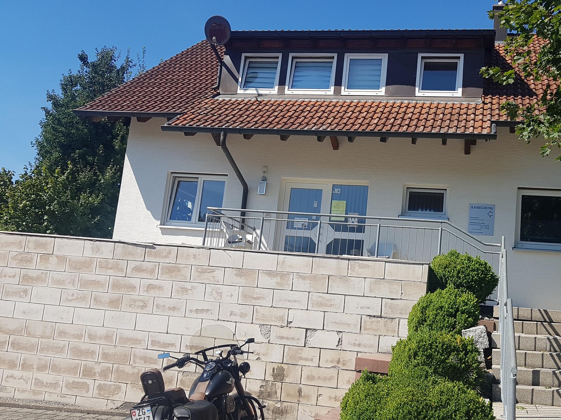 View 3 of Tierärztliches Zentrum für Pferde in Kirchheim Altano GmbH, Niederlassung Empfingen