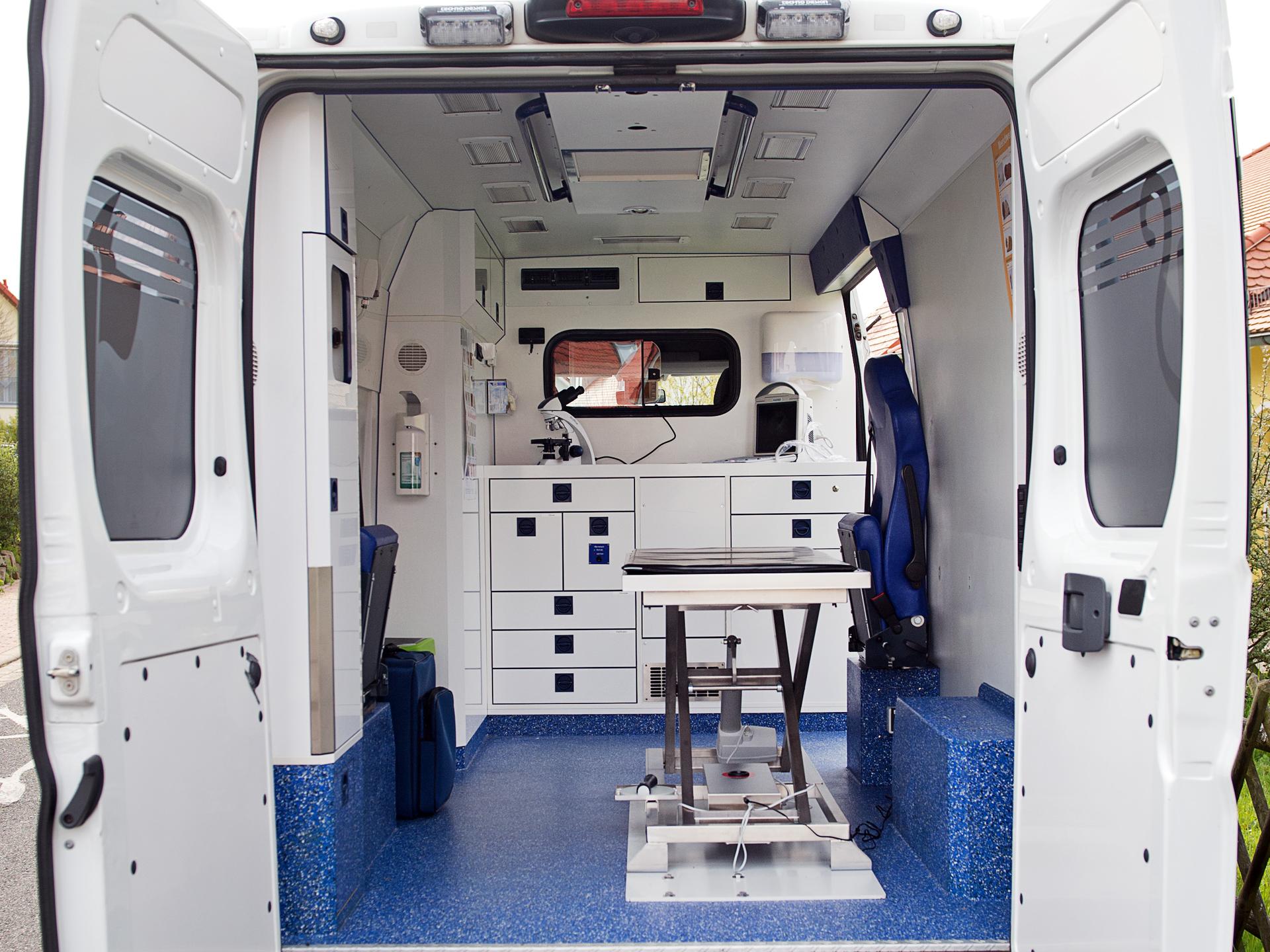 Ansicht 3 von Mobile Tierarztpraxis Stein | Kleintier-Mobil | Tierarzt