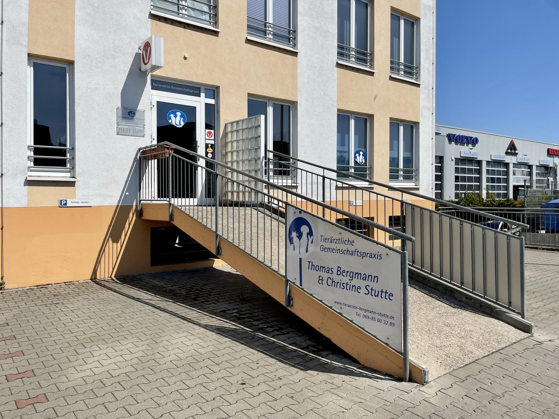 Ansicht 3 von Bergmann und Stutte ; Tierärztliche Gemeinschaftspraxis