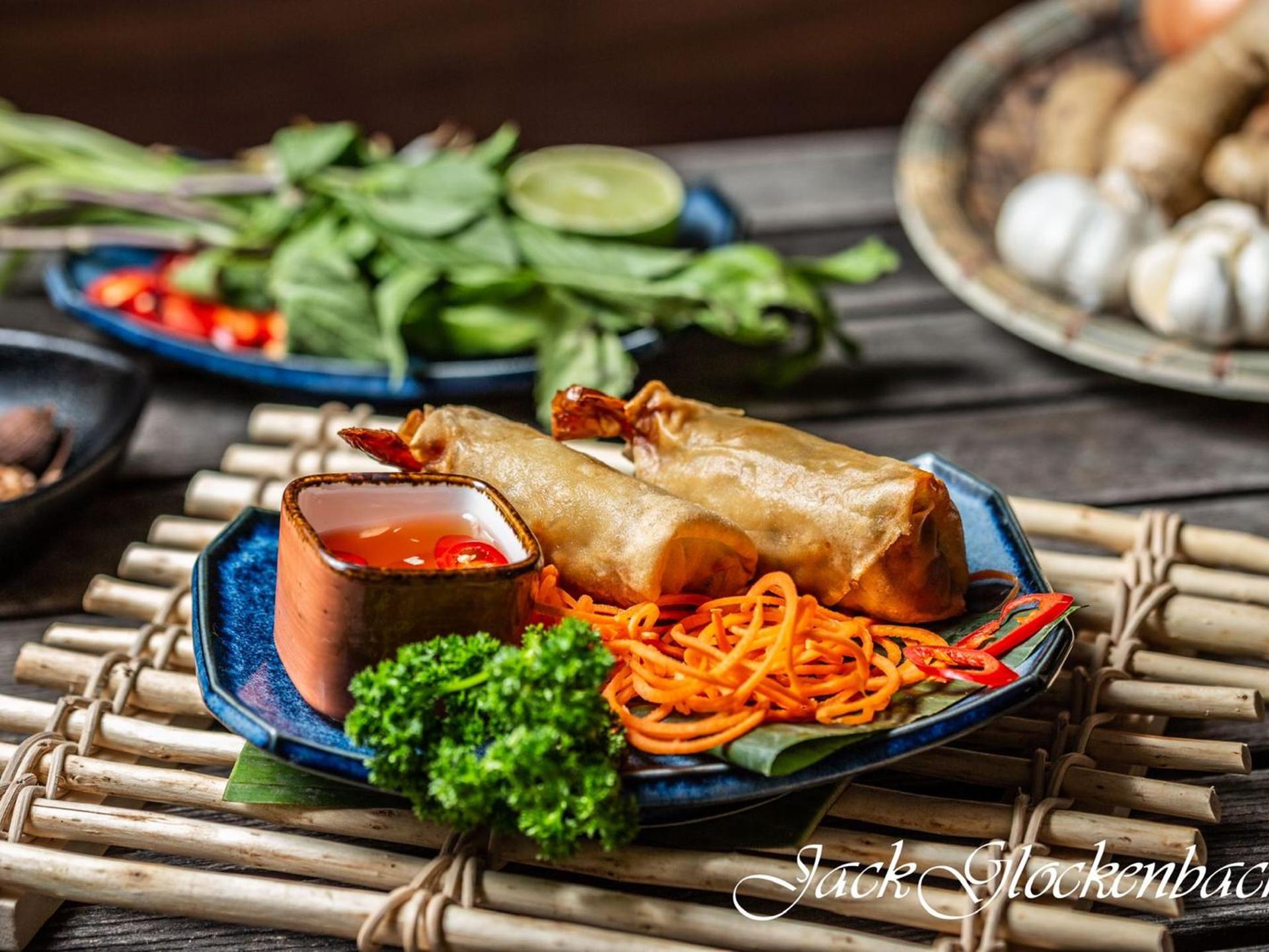 Ansicht 2 von JACK GLOCKENBACH Vietnamesisches Restaurant München | Tages Bar