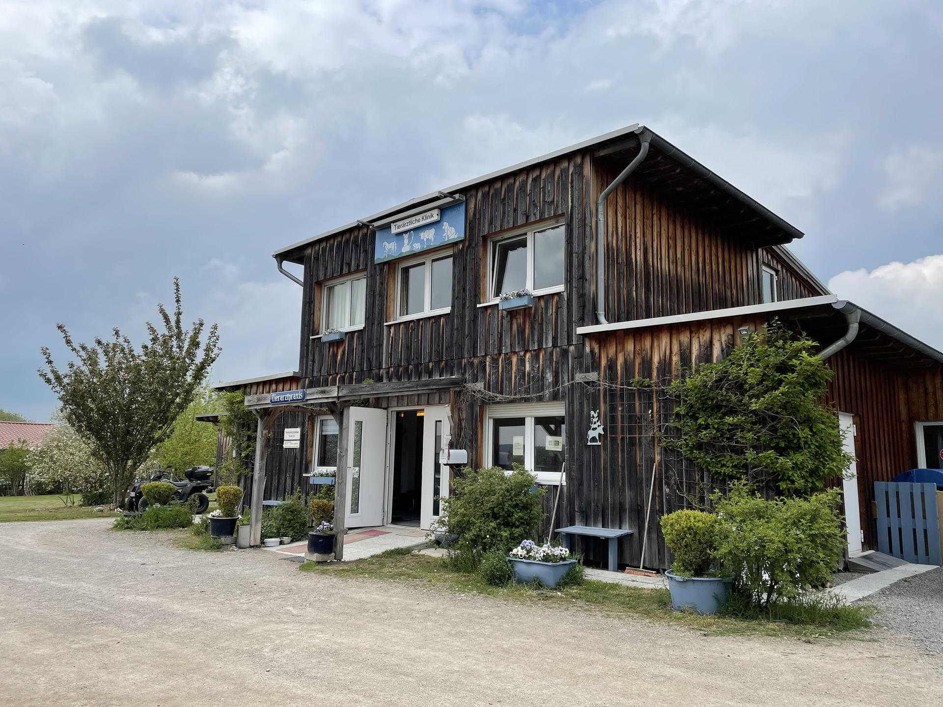 View 3 of Tierklinik am Osterwald