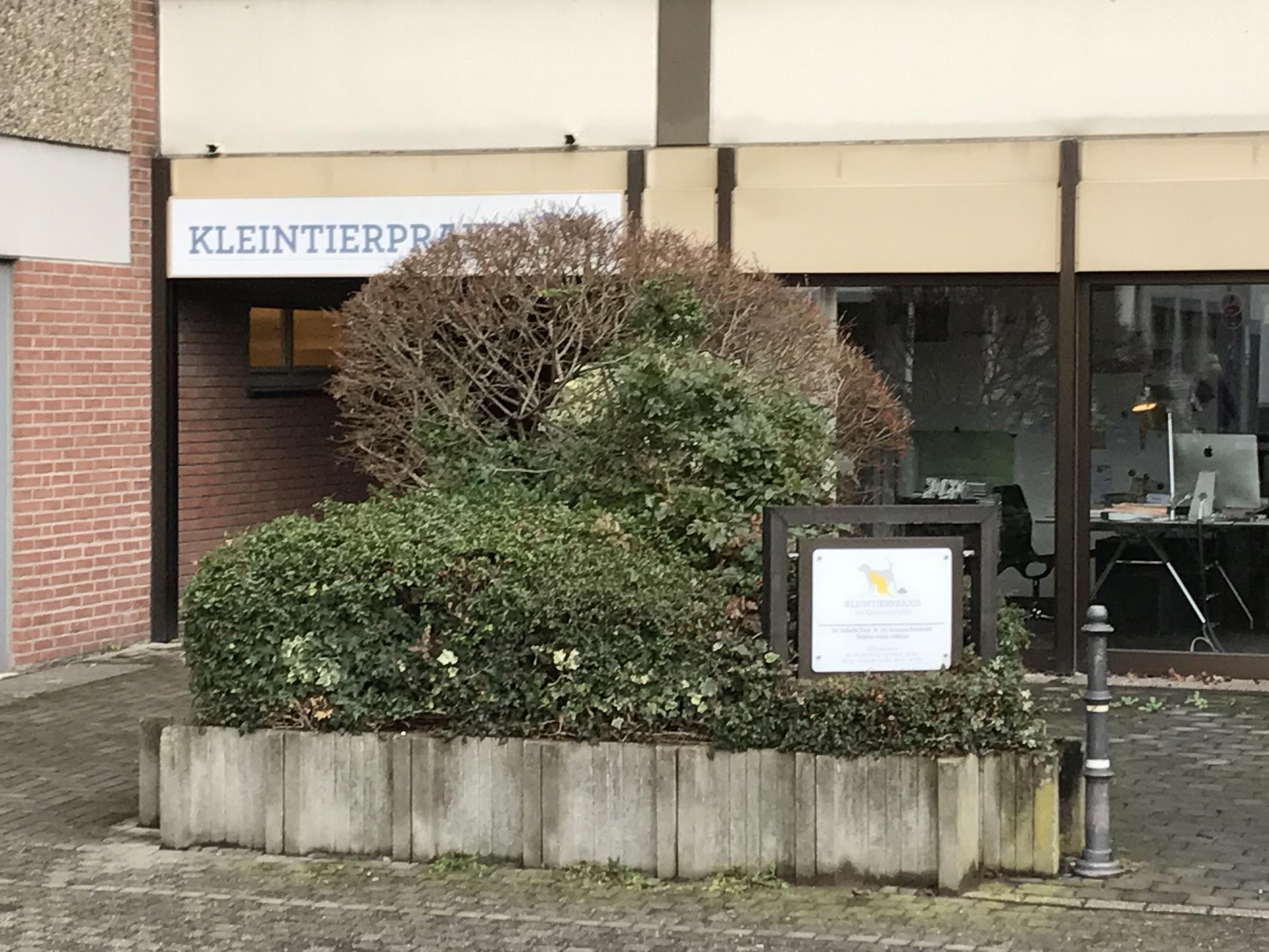 View 1 of Kleintierpraxis am Kenntemichplatz